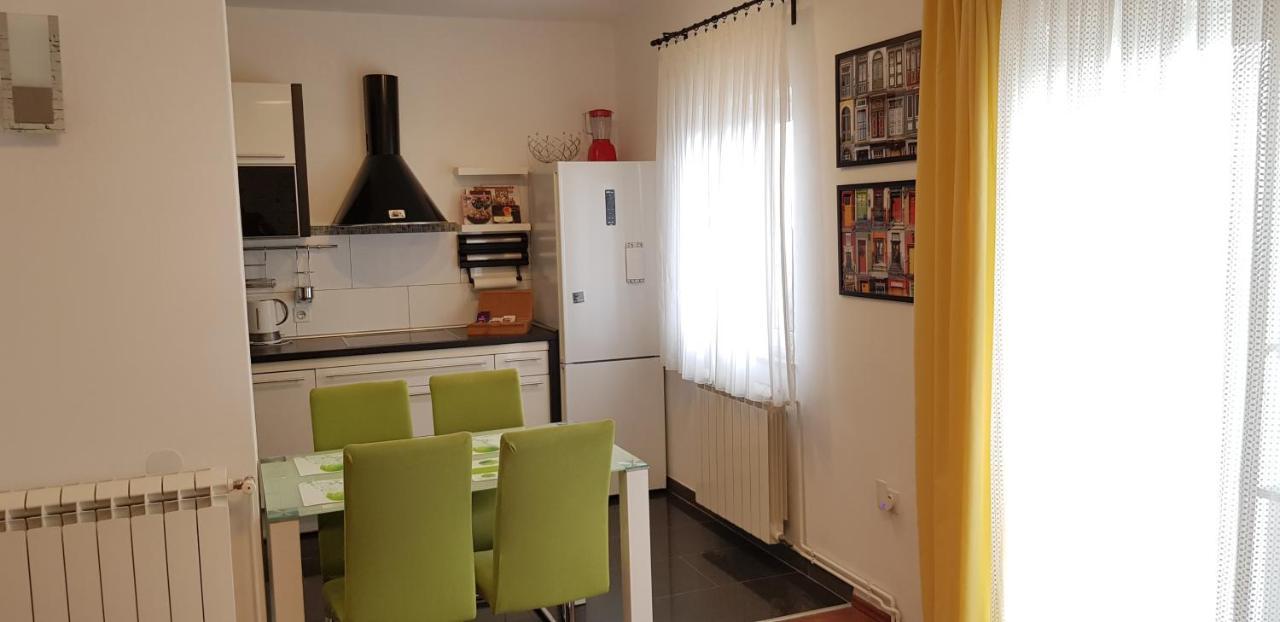 Apartman I Studio Apartman Majoli Apartment Kukuljanovo Екстериор снимка