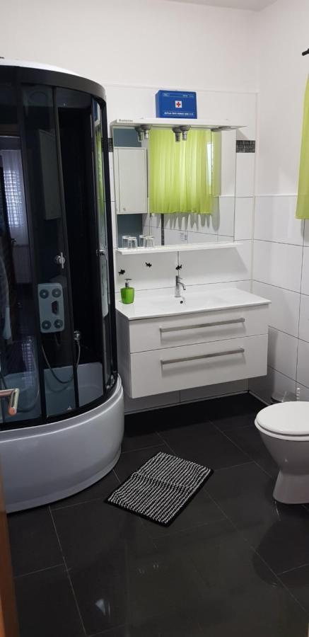Apartman I Studio Apartman Majoli Kukuljanovo Екстериор снимка
