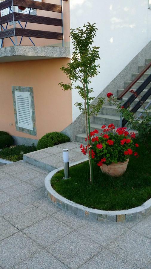 Apartman I Studio Apartman Majoli Kukuljanovo Екстериор снимка